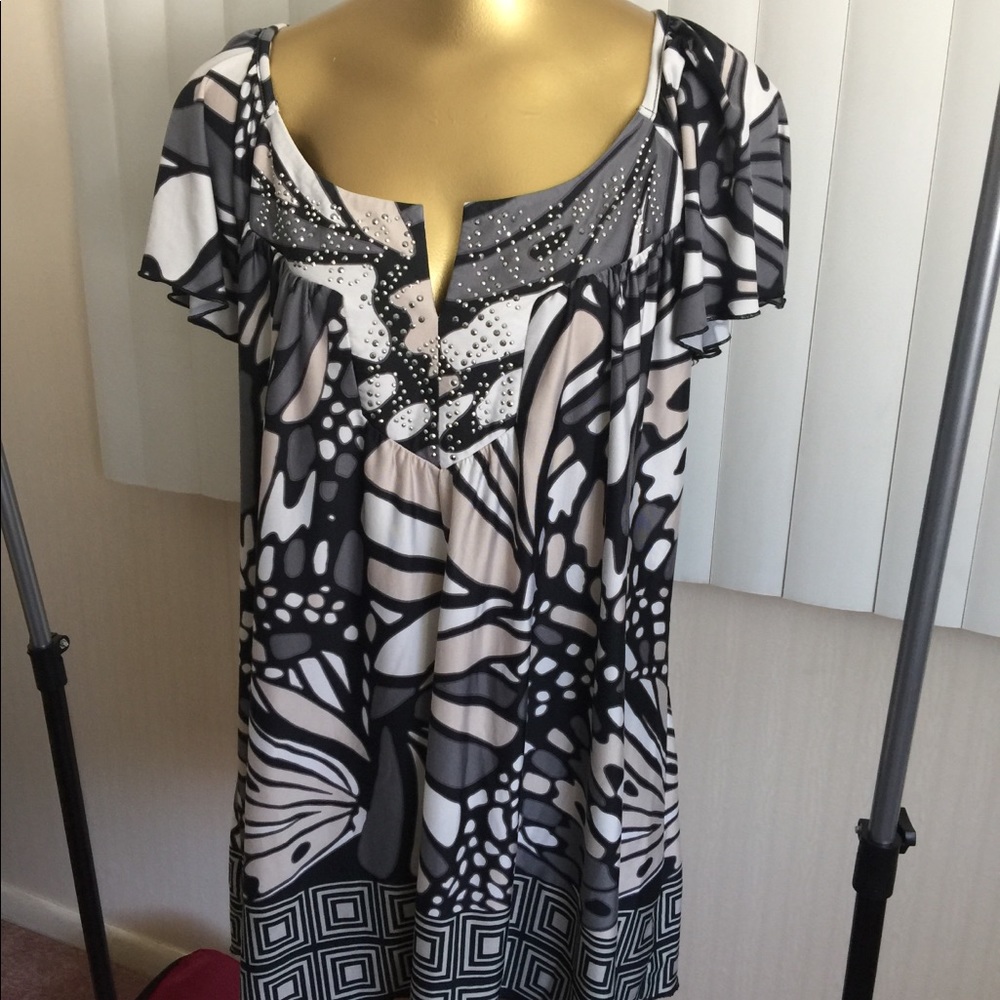 SOLD!!!      Live & Let Live Black/White Geometric Design Shirt